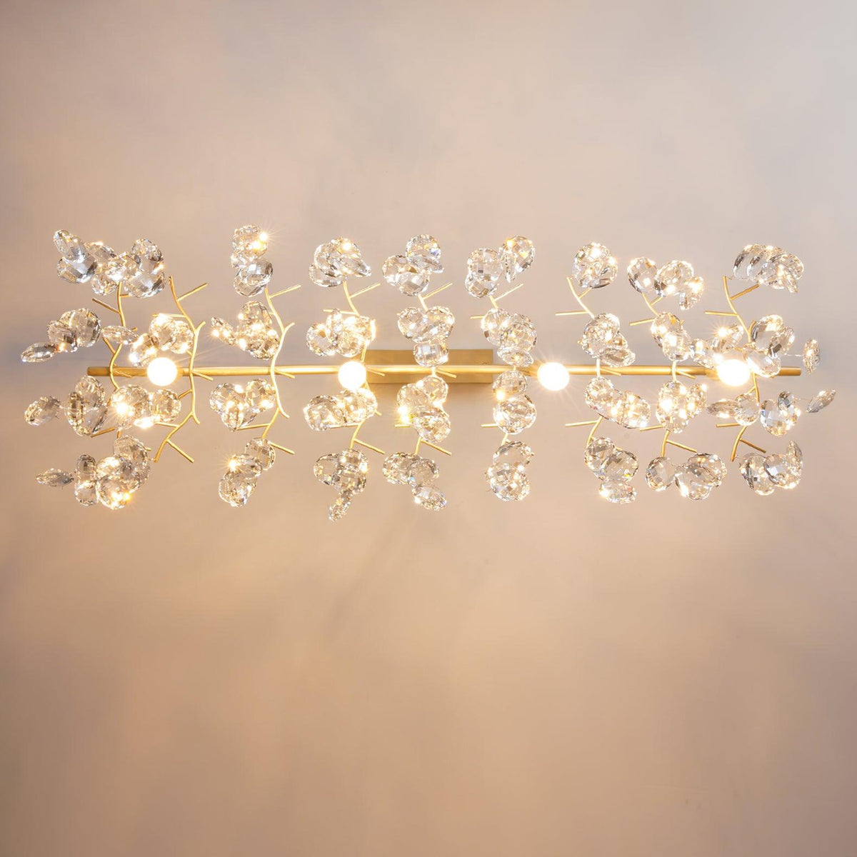 Luxirian kristallkrona med gyllene grenar och LED