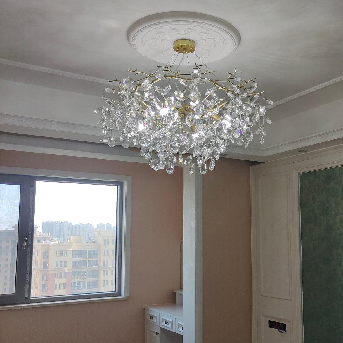 Luxirian kristallkrona med gyllene grenar och LED