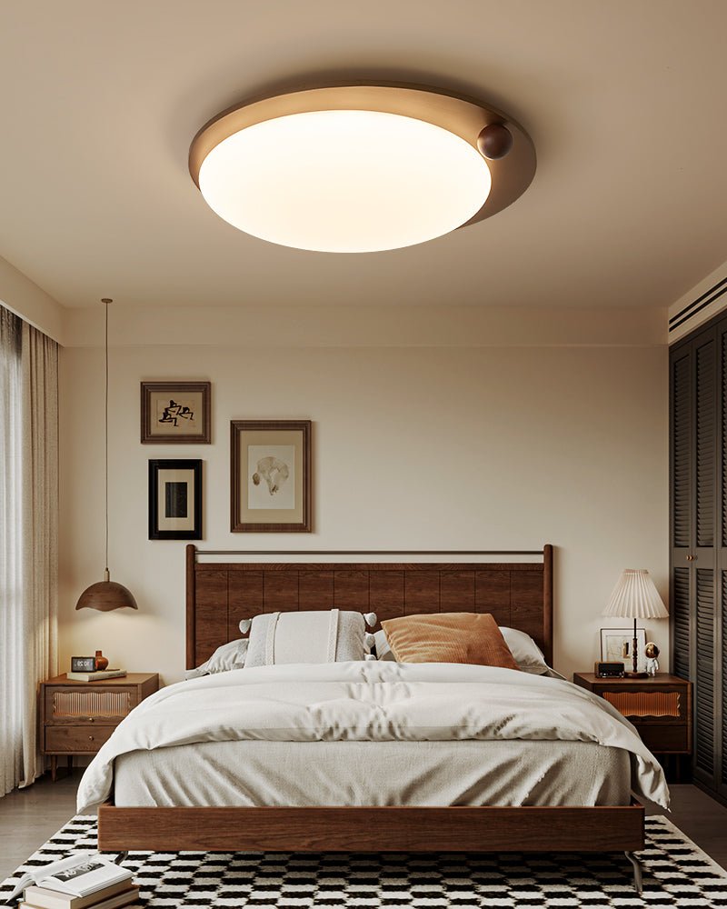 Loftlampe med trædetalje