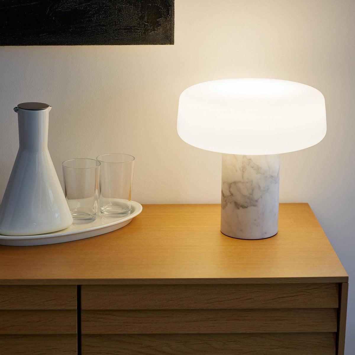 Erinilil bordlampe med marmorfod