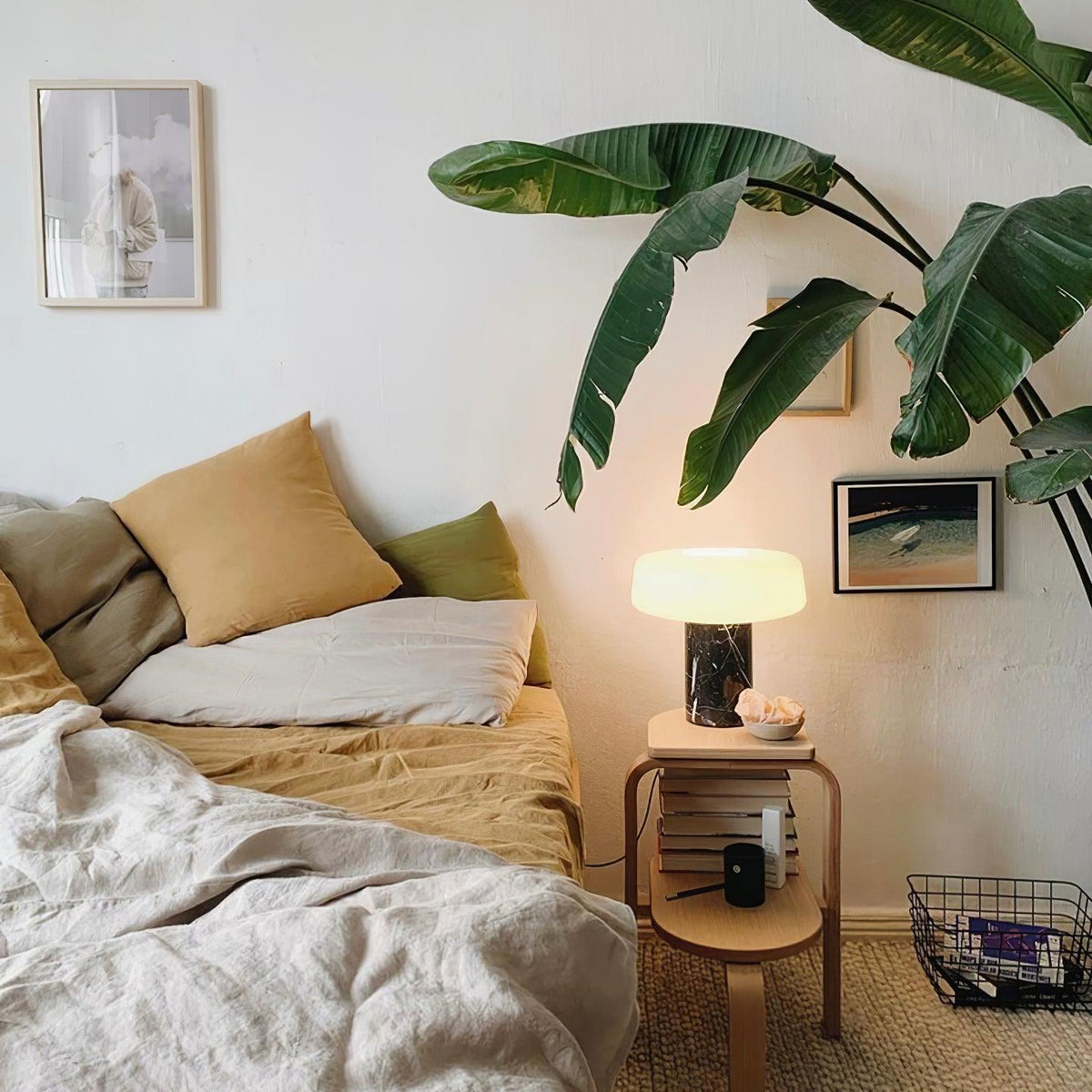 Erinilil bordlampe med marmorfod