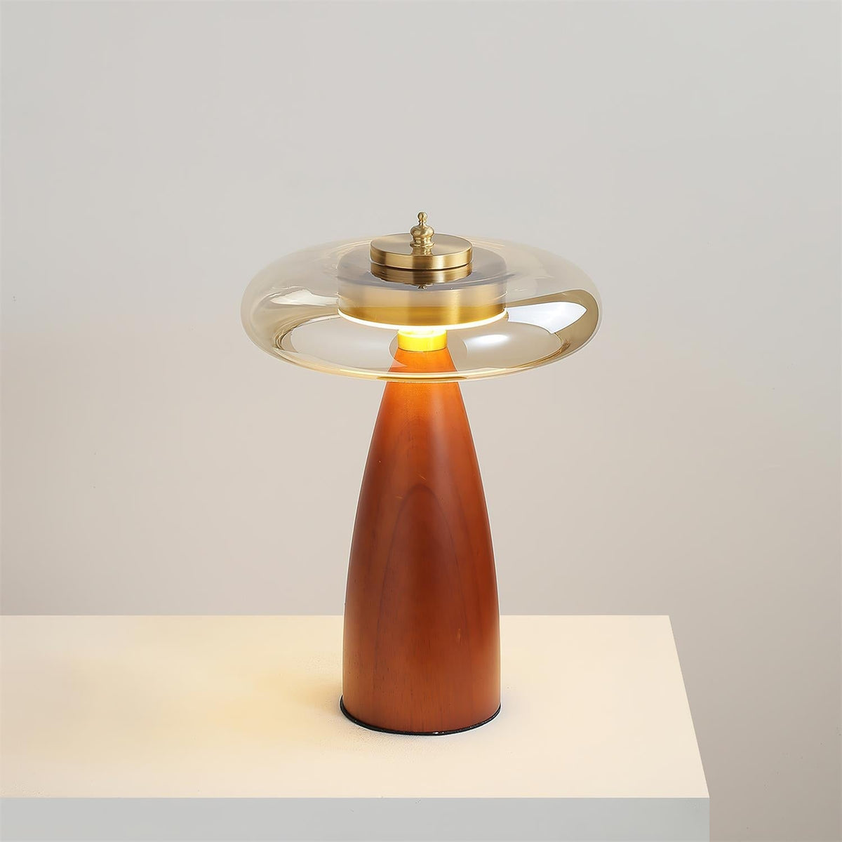Lumanelia Table Lamp