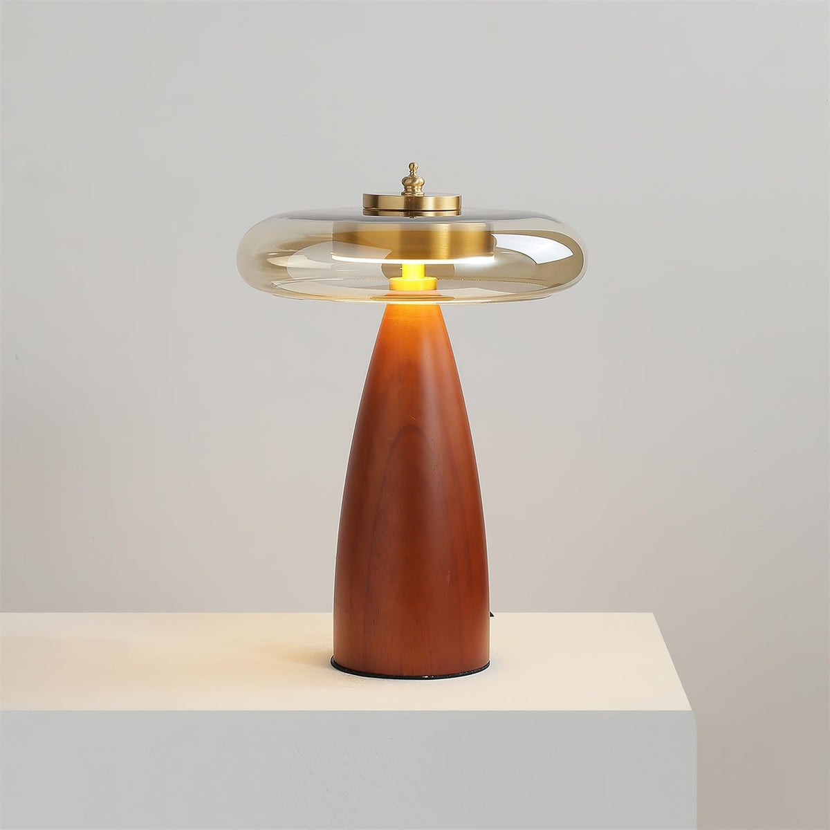 Lumanelia Table Lamp