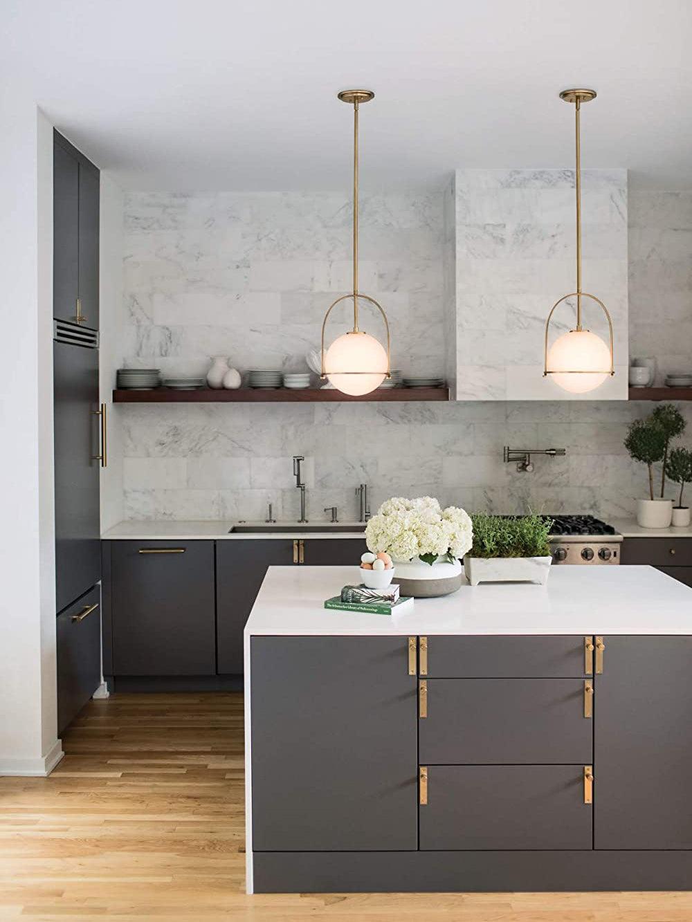 Brandonis moderne pendellampe i glas