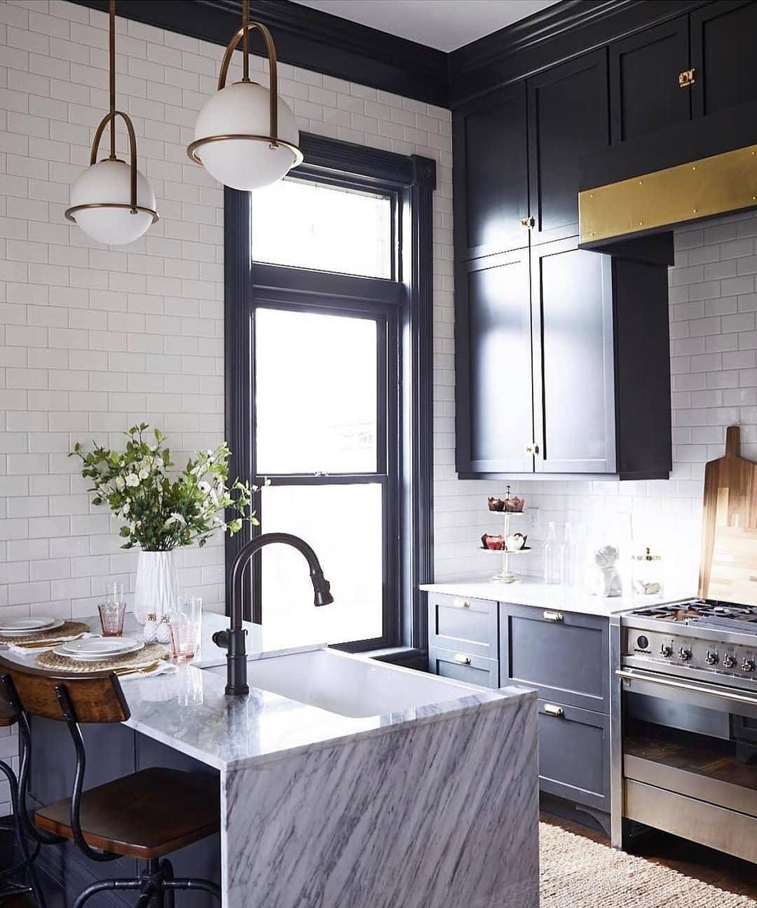 Brandonis moderne pendellampe i glas