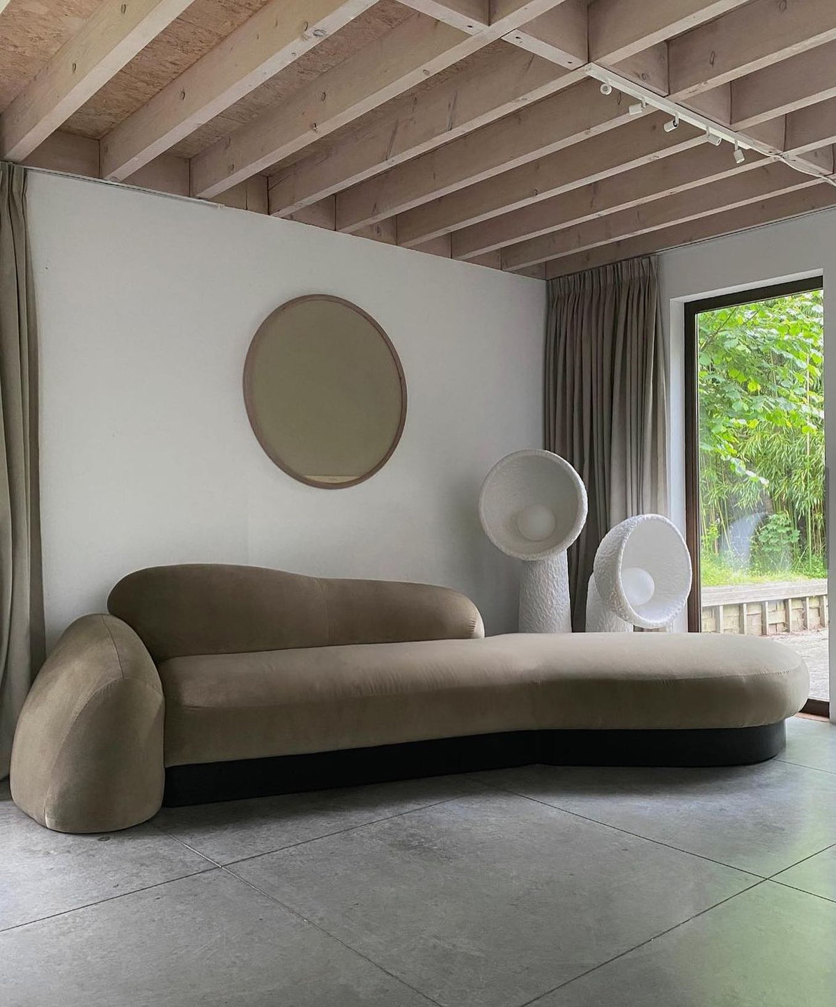 Arliris bordlampe i beton