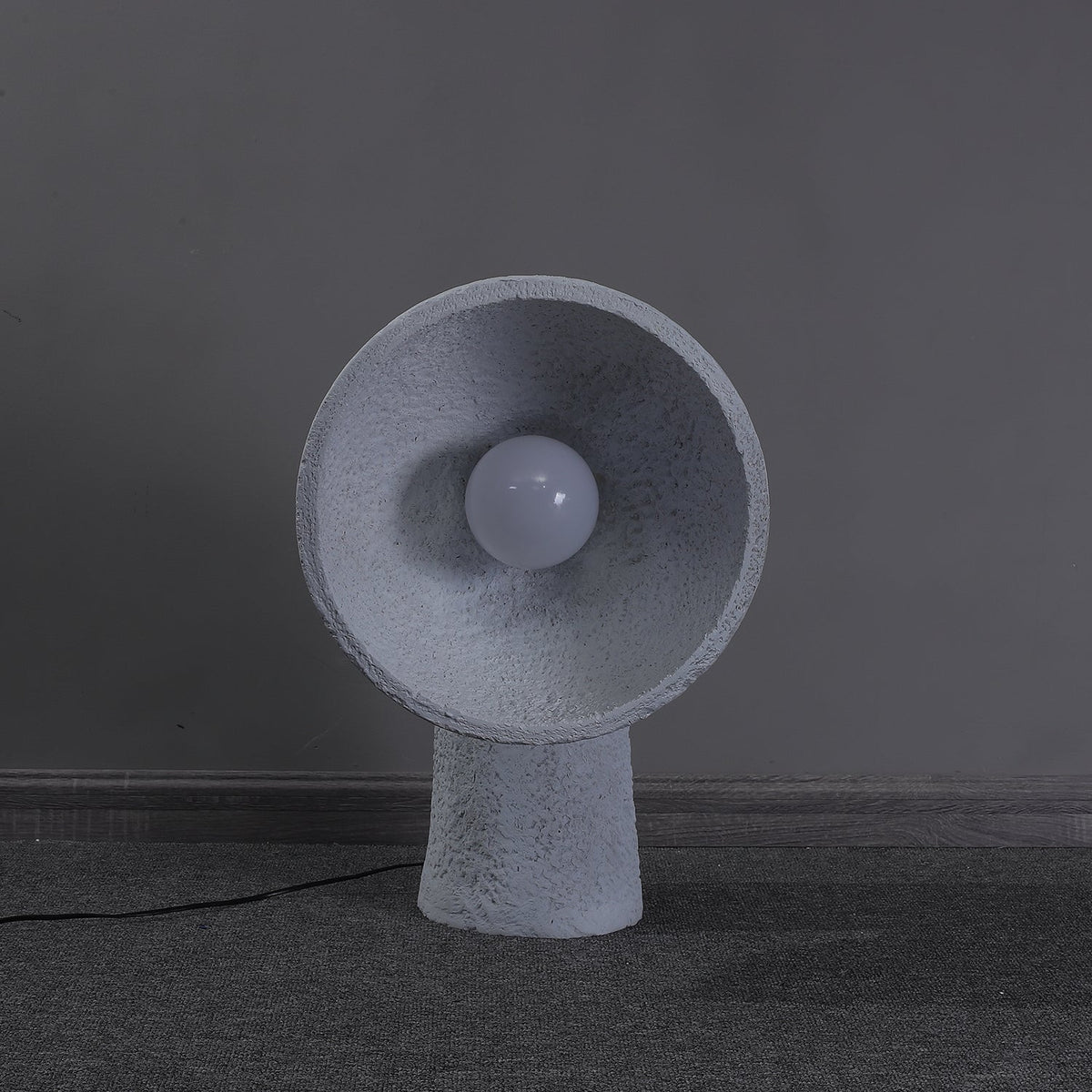Arliris bordlampe i beton