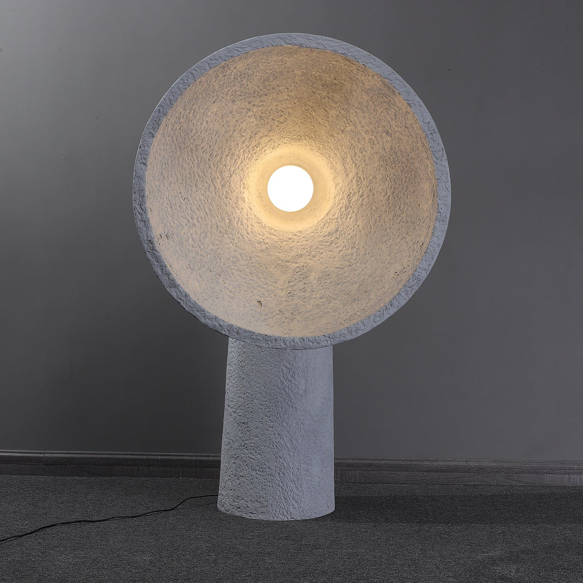 Arliris bordlampe i beton