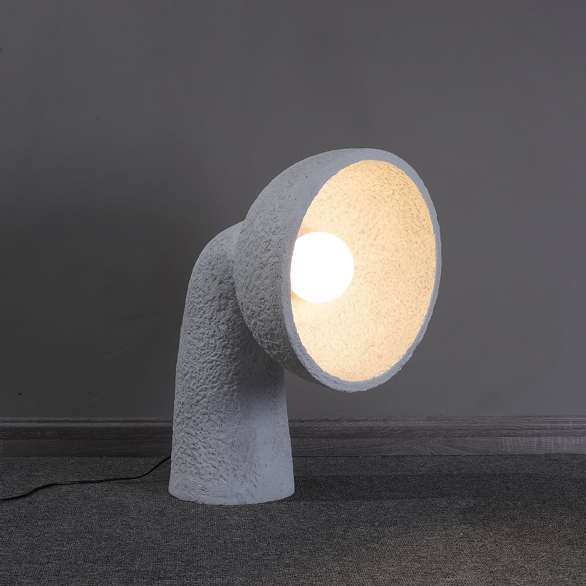 Arliris bordlampe i beton