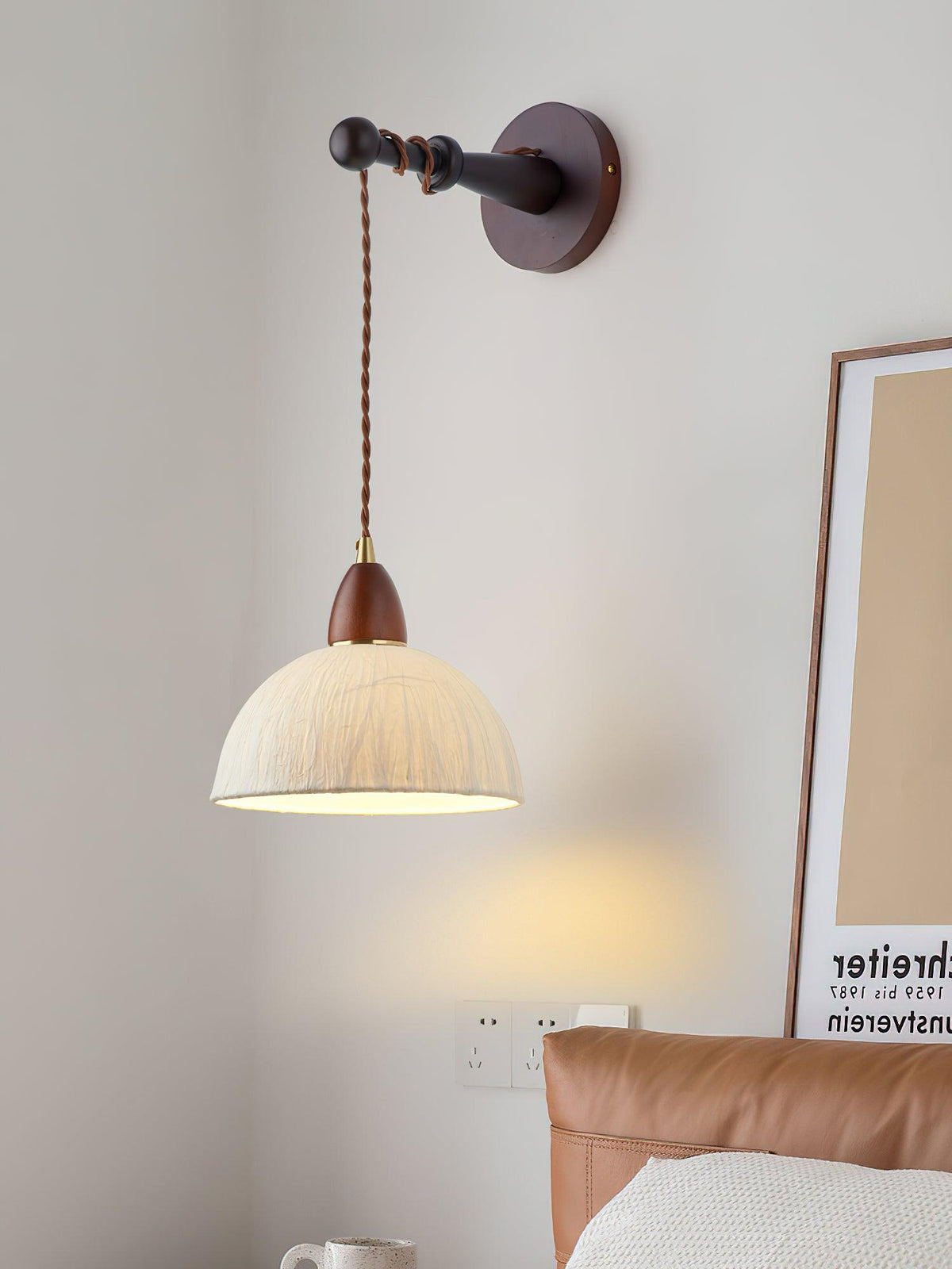 Vitheos Elegance -seinävalaisin luonnonpähkinäpuuta