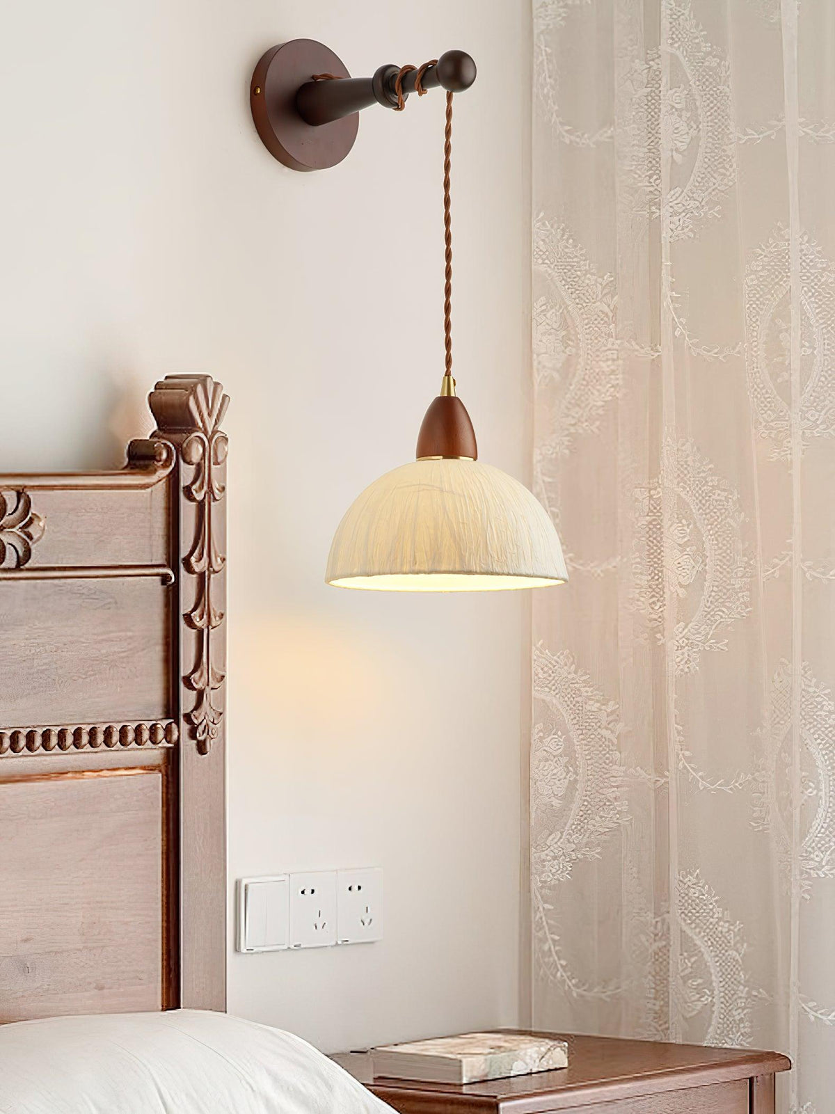 Vitheos Elegance -seinävalaisin luonnonpähkinäpuuta