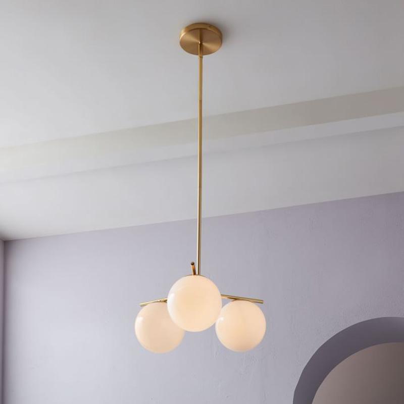 Casoella moderne Sphere & Stem-lysekrone i guldfarve med LED