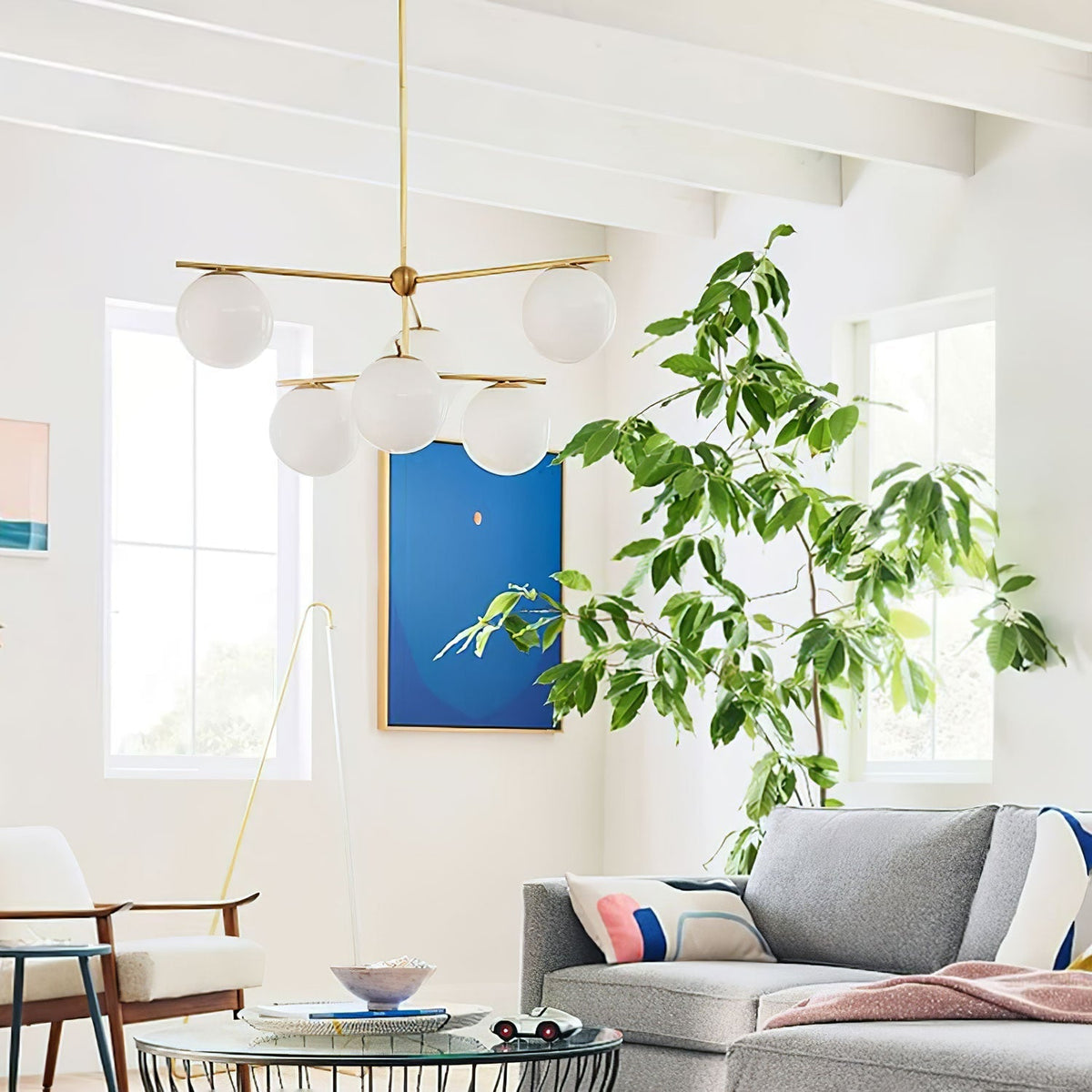 Casoella moderne Sphere & Stem-lysekrone i guldfarve med LED