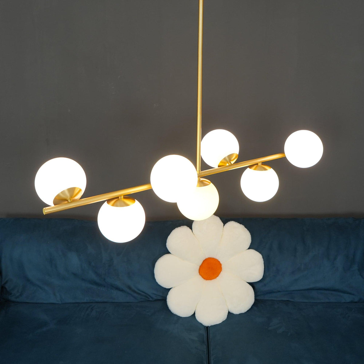 Casoella moderne Sphere & Stem-lysekrone i guldfarve med LED