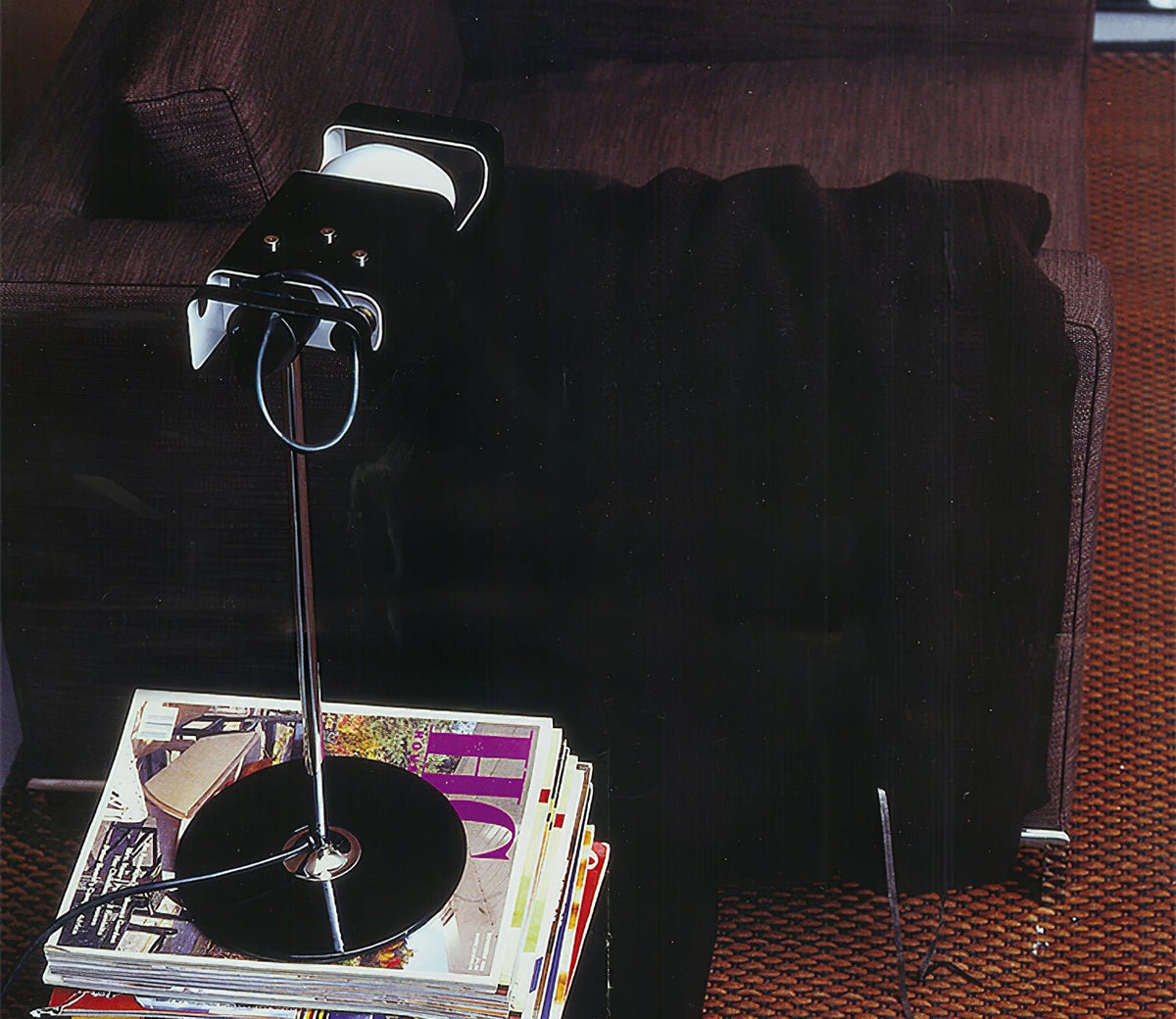 Candeeiro de mesa futurista Lumousin
