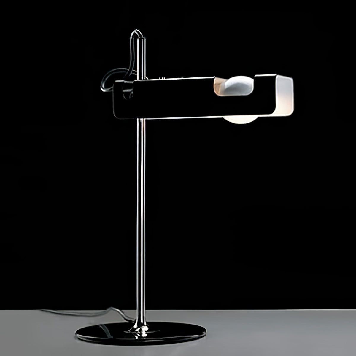 Candeeiro de mesa futurista Lumousin