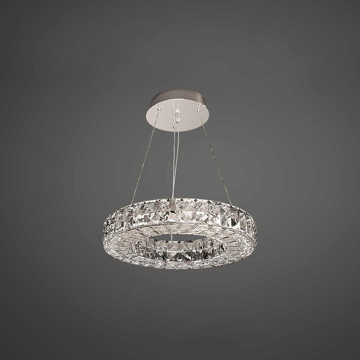 Luxerian Spiridon Luxe-lysekrone med krystalringe