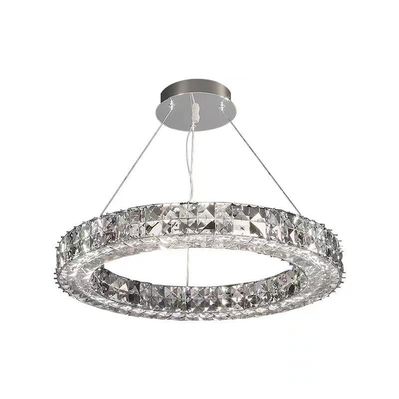Luxerian Spiridon Luxe-lysekrone med krystalringe