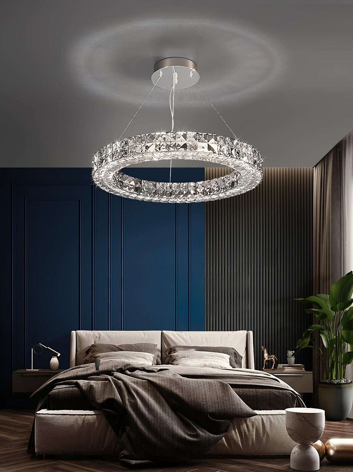 Luxerian Spiridon Luxe-lysekrone med krystalringe