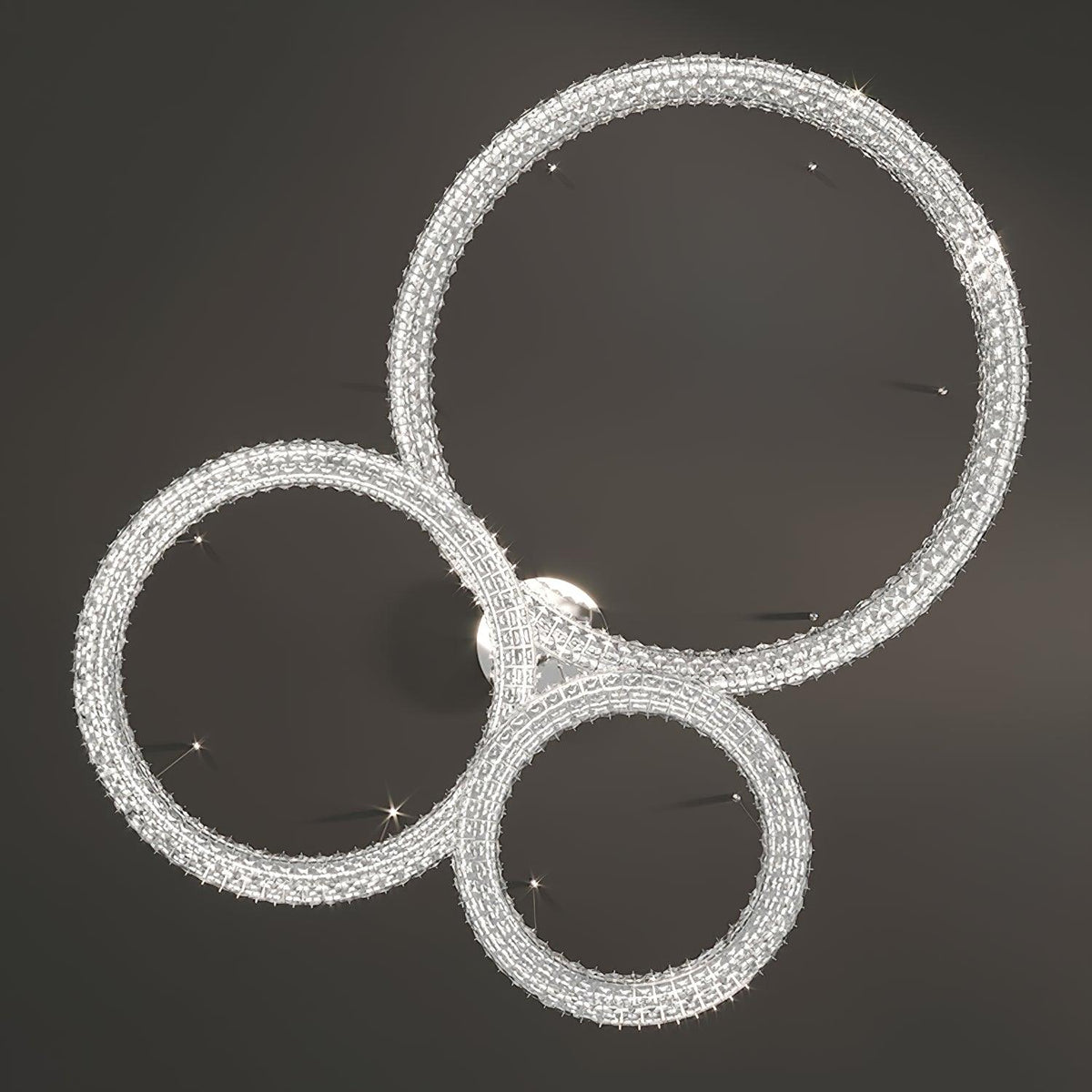 Luxerian Spiridon Luxe-lysekrone med krystalringe