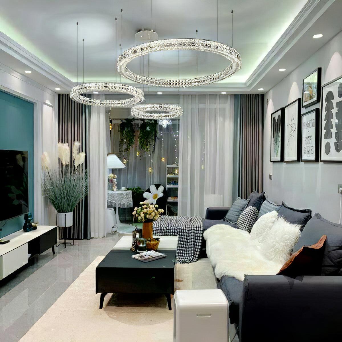Luxerian Spiridon Luxe-lysekrone med krystalringe