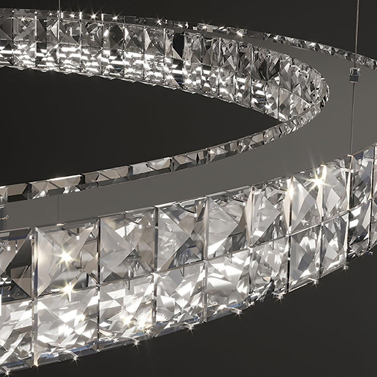 Luxerian Spiridon Luxe-lysekrone med krystalringe