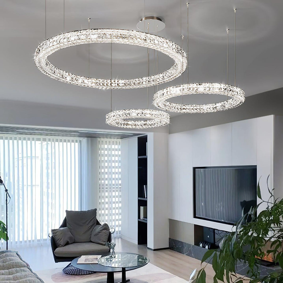 Luxerian Spiridon Luxe-lysekrone med krystalringe