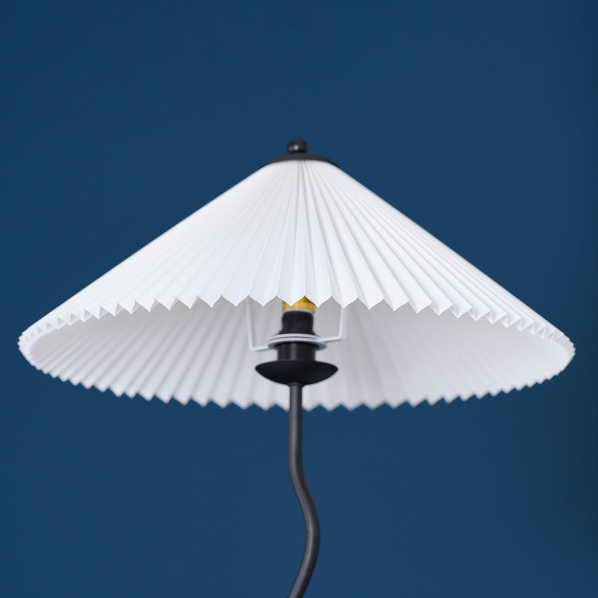 Lioraven minimalistisk gulvlampe i stof