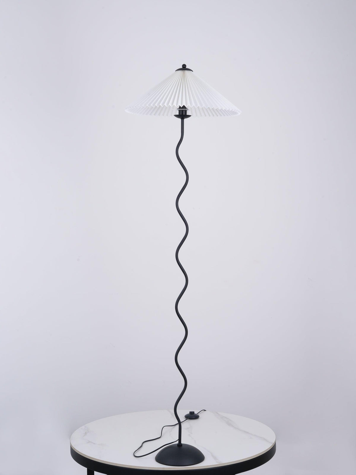 Lioraven minimalistisk gulvlampe i stof