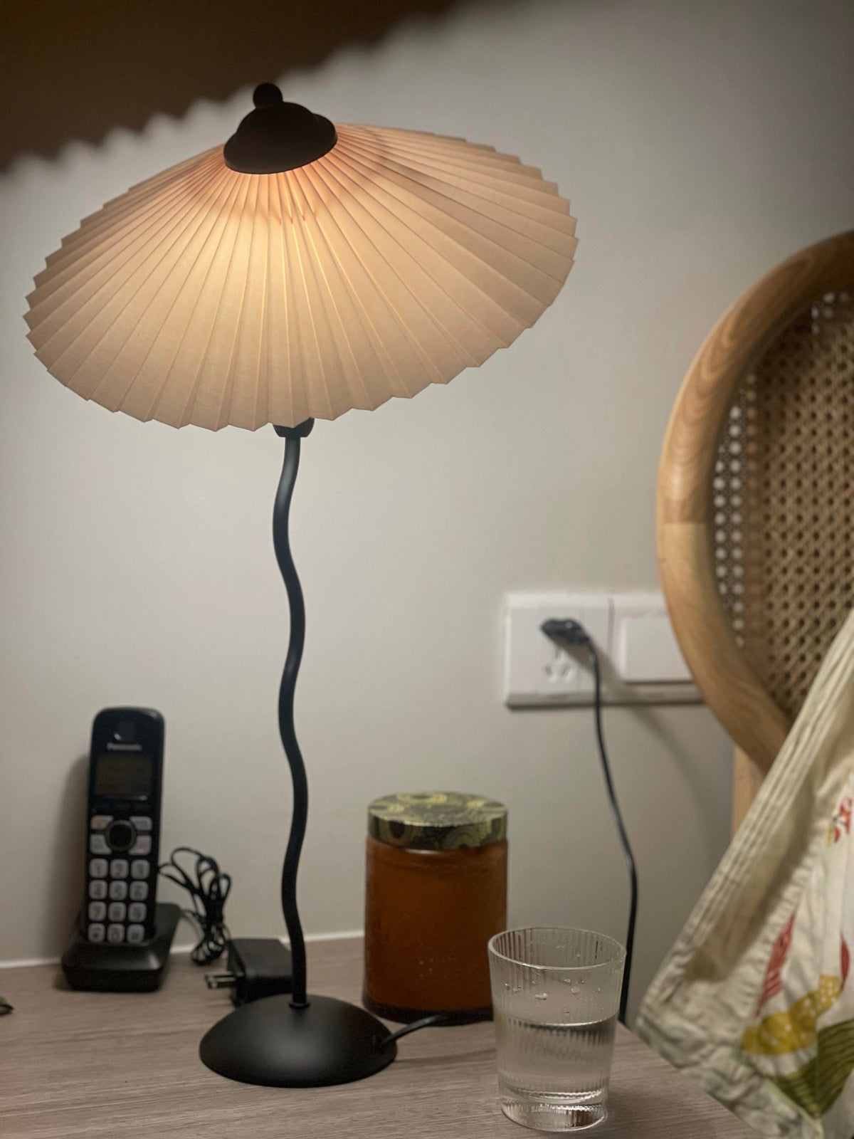 Candeeiro de mesa de tecido Vioro