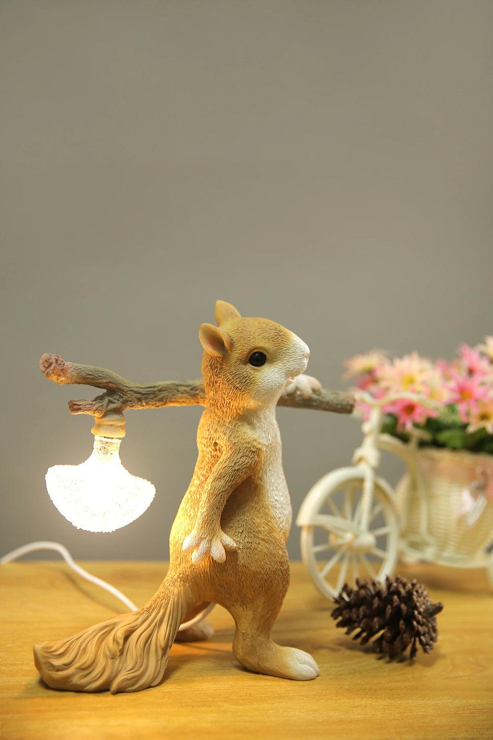 Niranielle finurlig bordlampe i resin