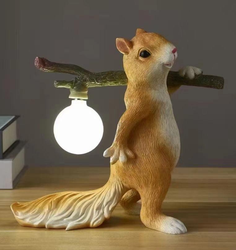 Niranielle finurlig bordlampe i resin