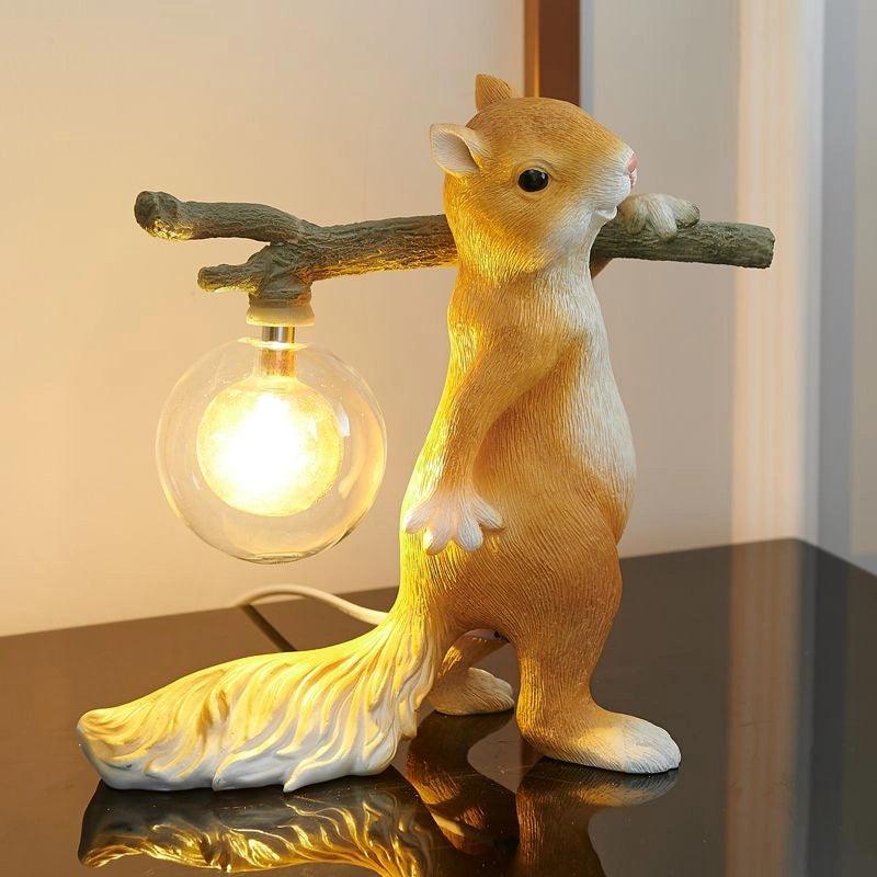 Niranielle finurlig bordlampe i resin