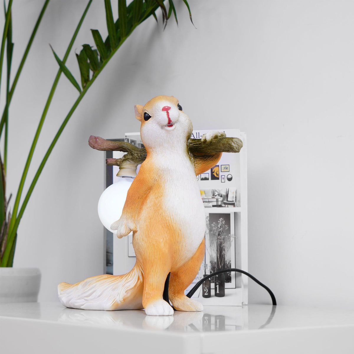 Niranielle finurlig bordlampe i resin