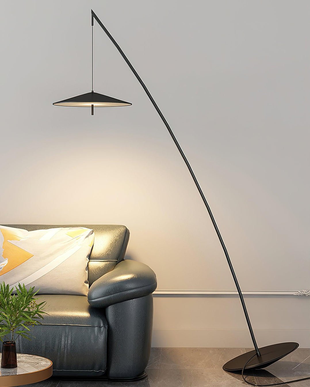 Arcana minimalistisk golvlampa i svart