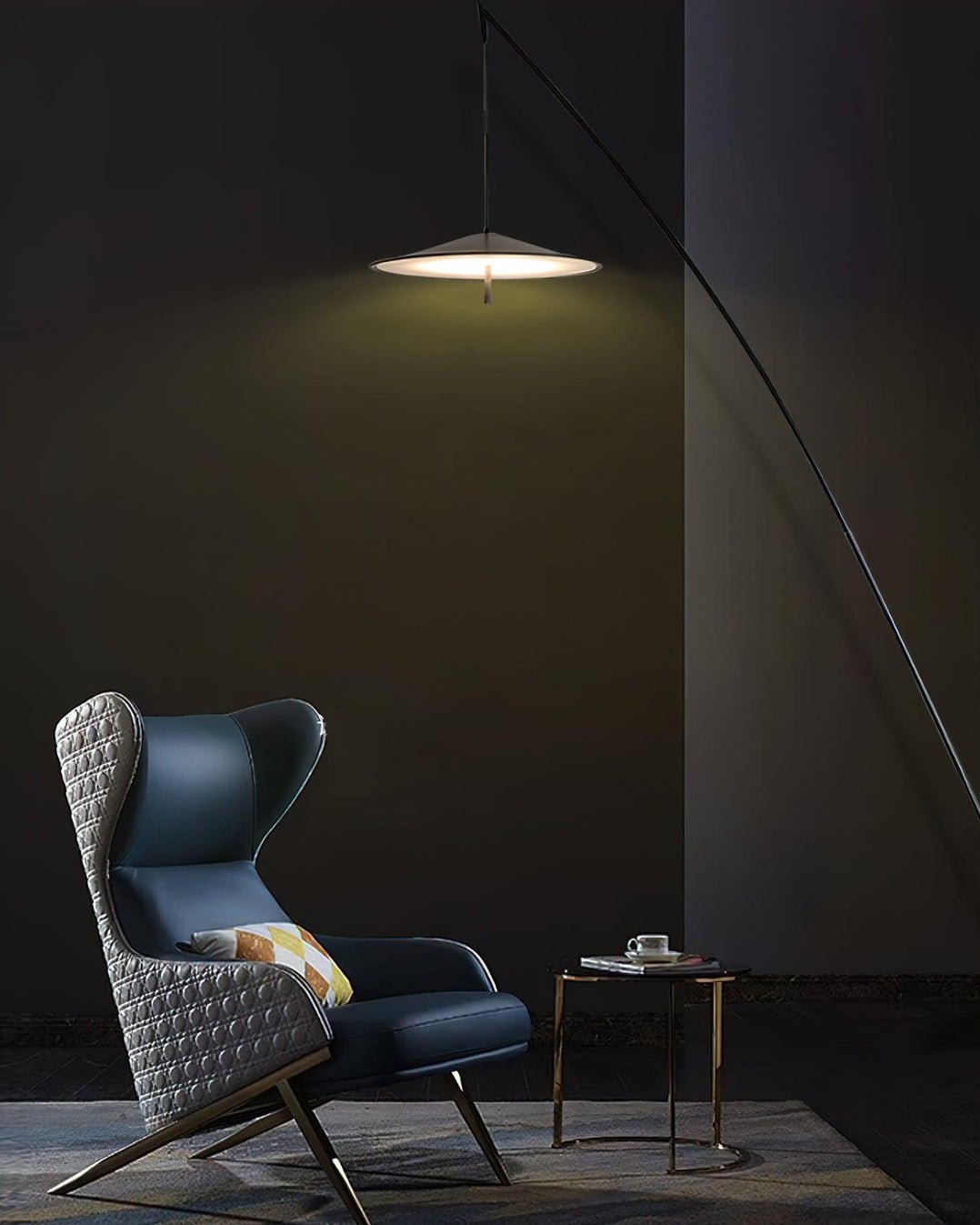 Arcana minimalistisk golvlampa i svart