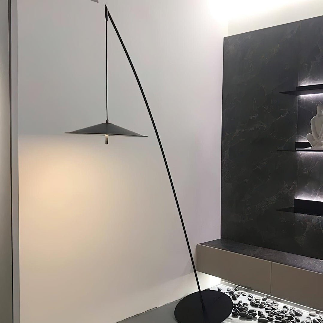 Arcana minimalistisk golvlampa i svart