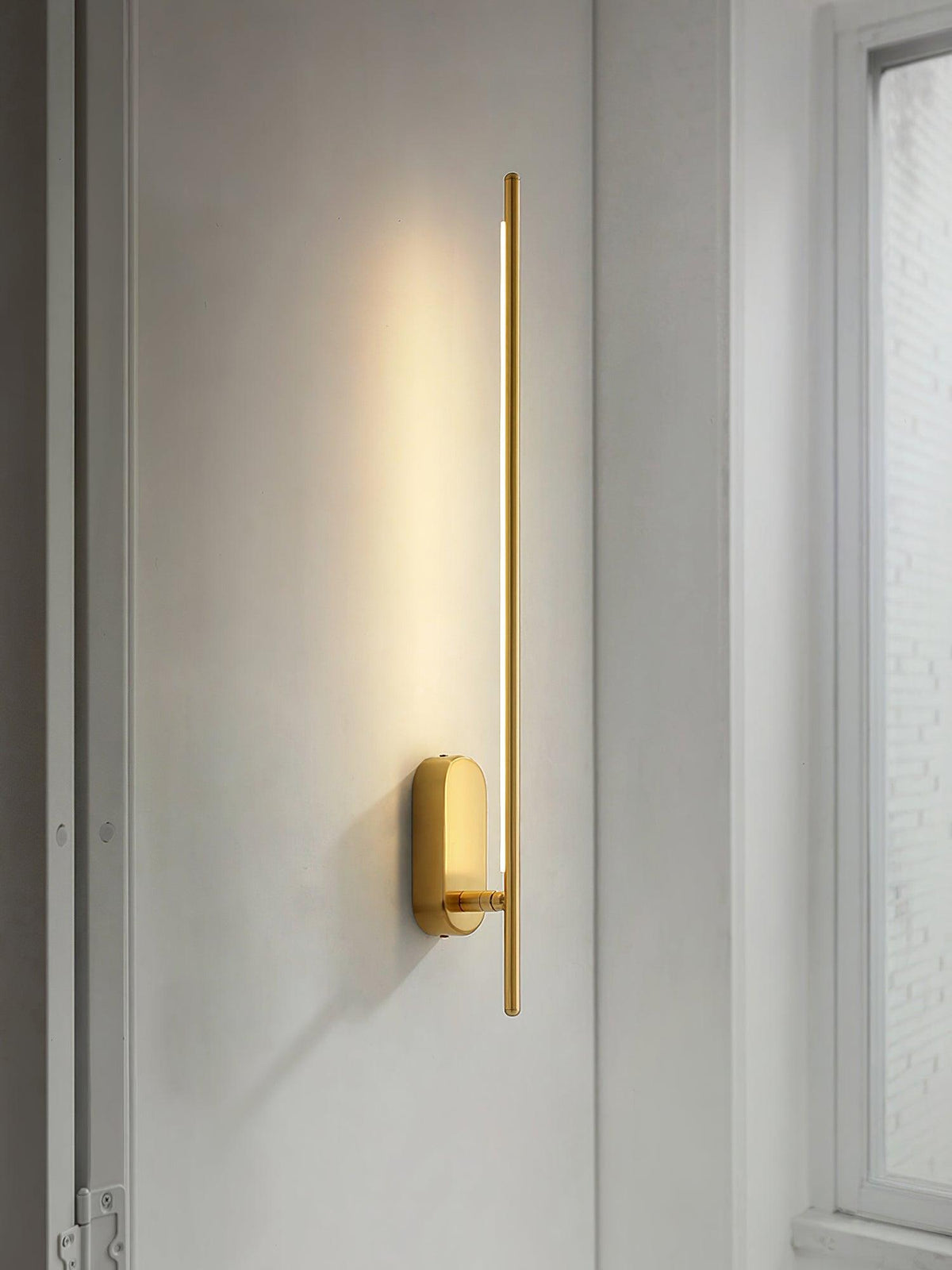 Vrysl minimalistisk væglampe med stik og stavdesign