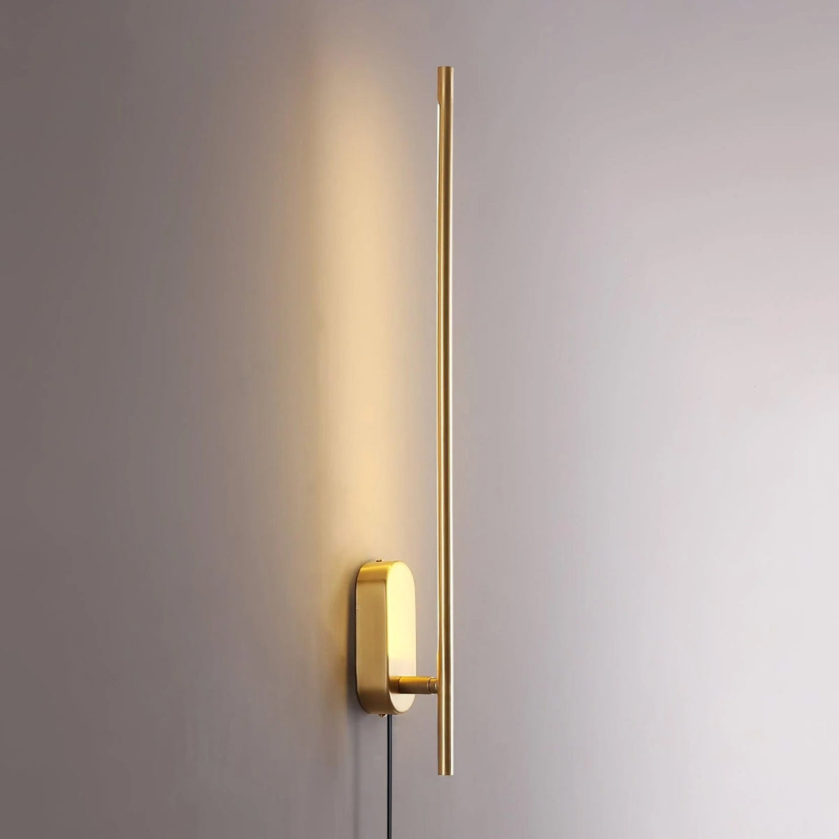 Vrysl minimalistisk væglampe med stik og stavdesign