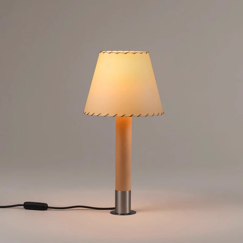 Candeeiro de mesa Bravique com costuras