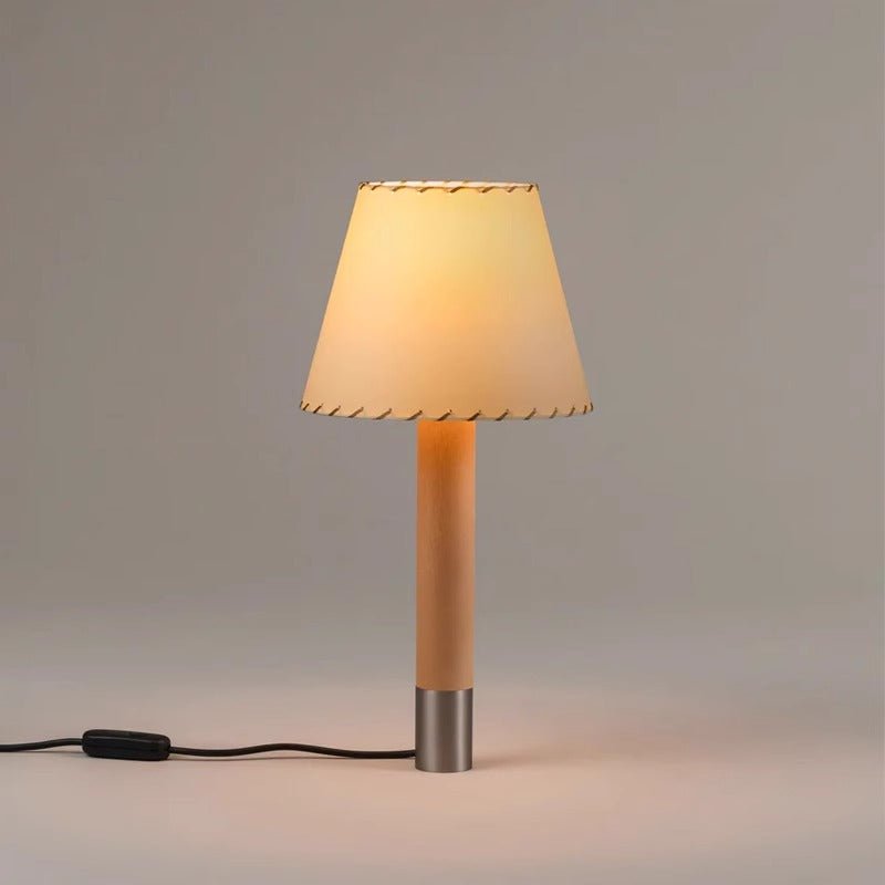 Candeeiro de mesa Bravique com costuras