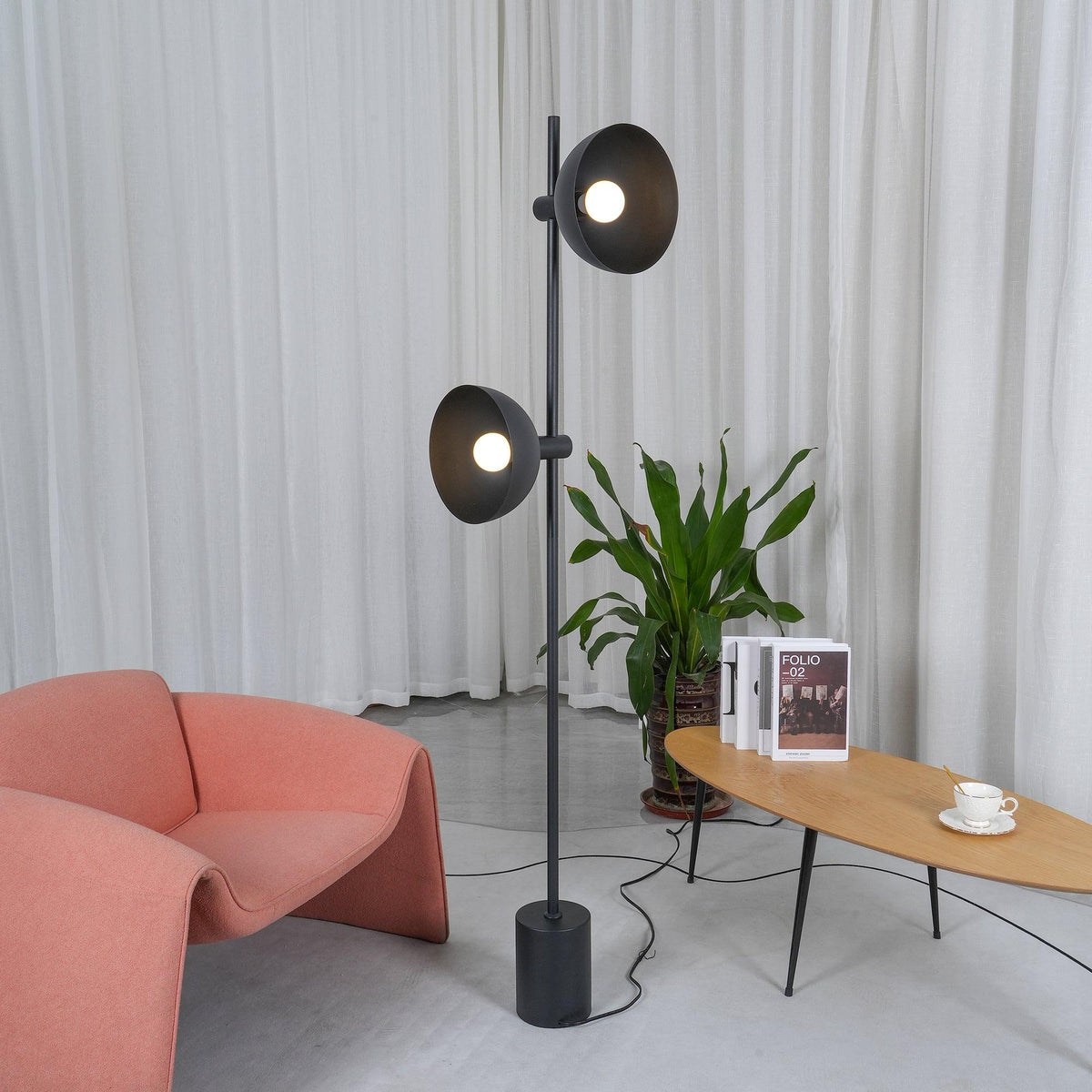 Candeeiro de pé minimalista em vidro Lumase