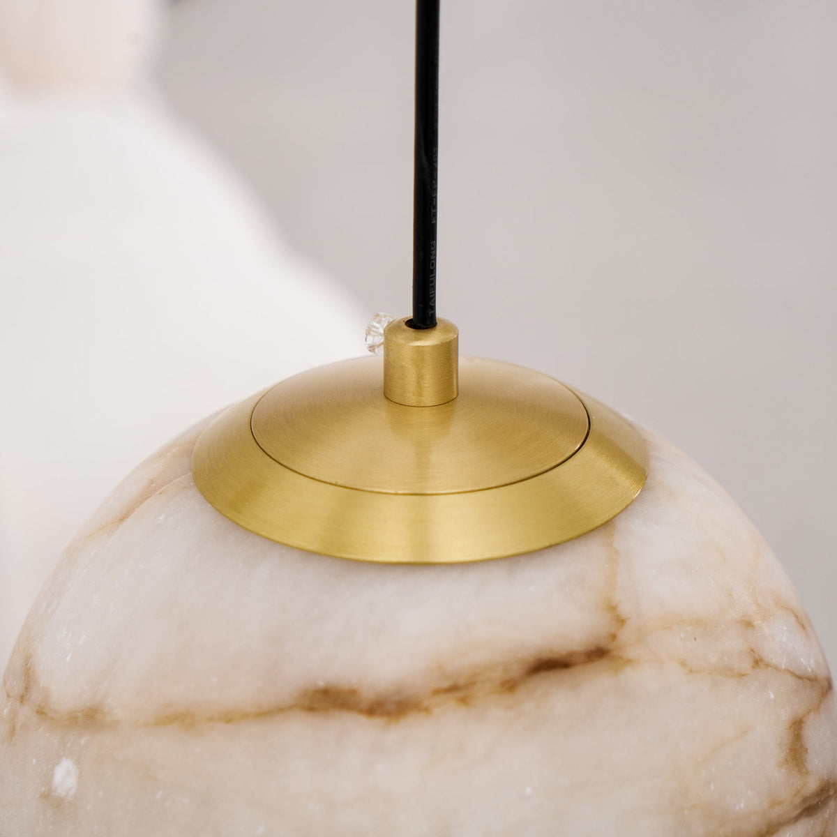 Candelabro Sultana, cascata de orbes em alabastro