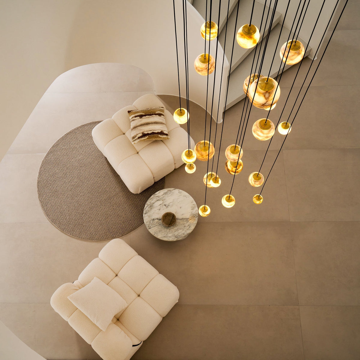 Candelabro Sultana, cascata de orbes em alabastro