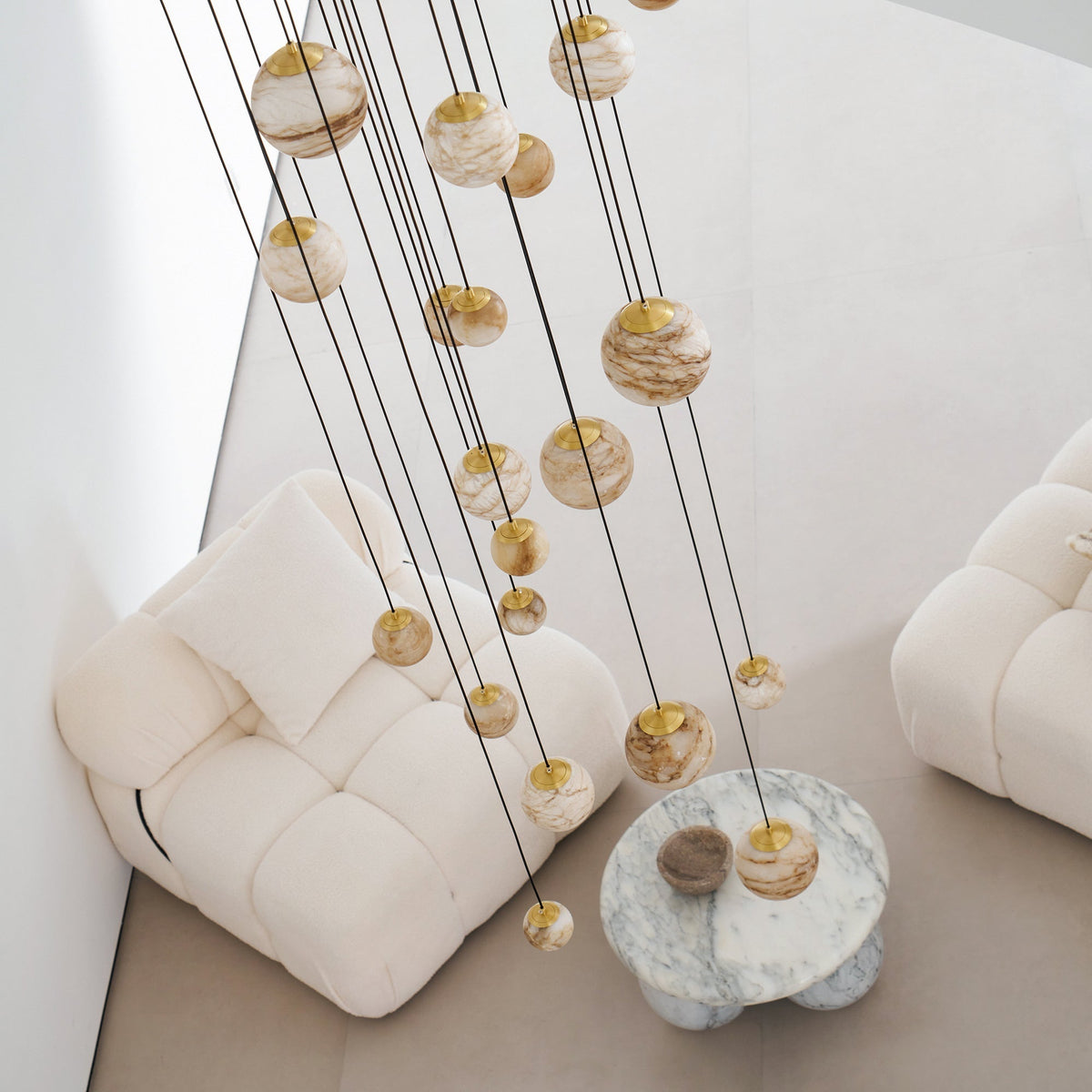 Candelabro Sultana, cascata de orbes em alabastro