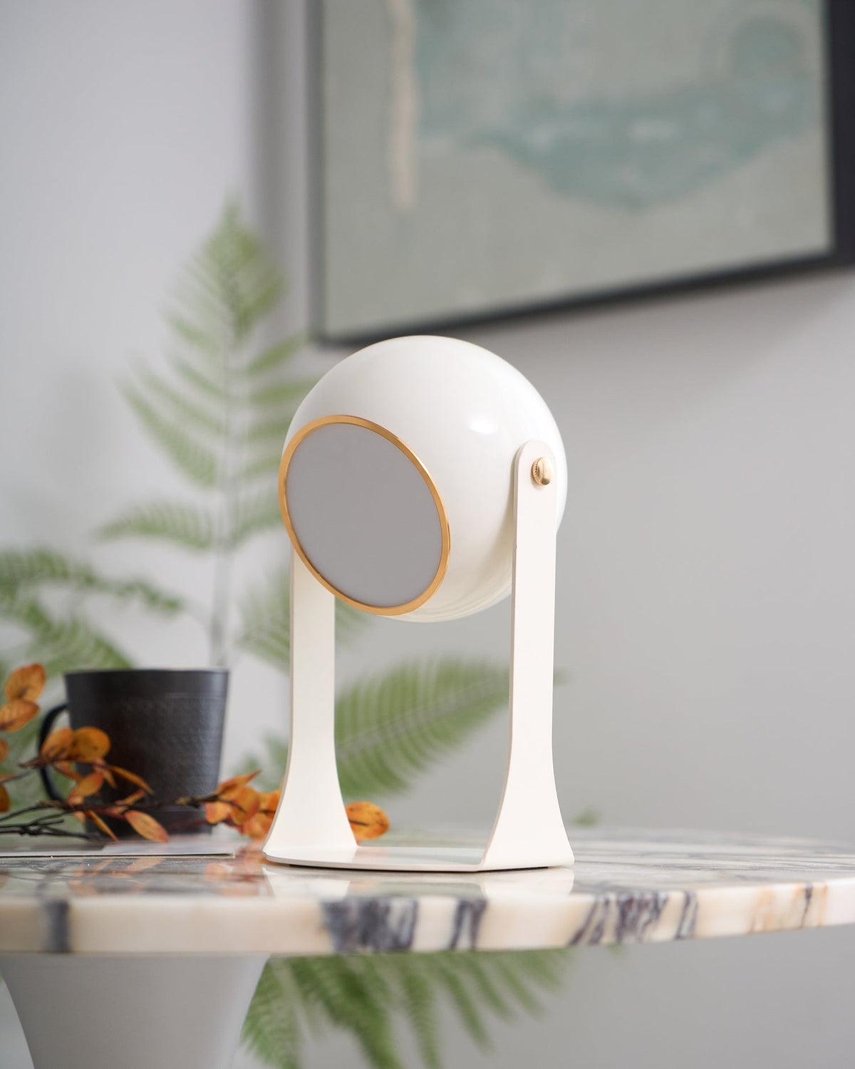 Ulsken minimalistisk bordlampe i akryl