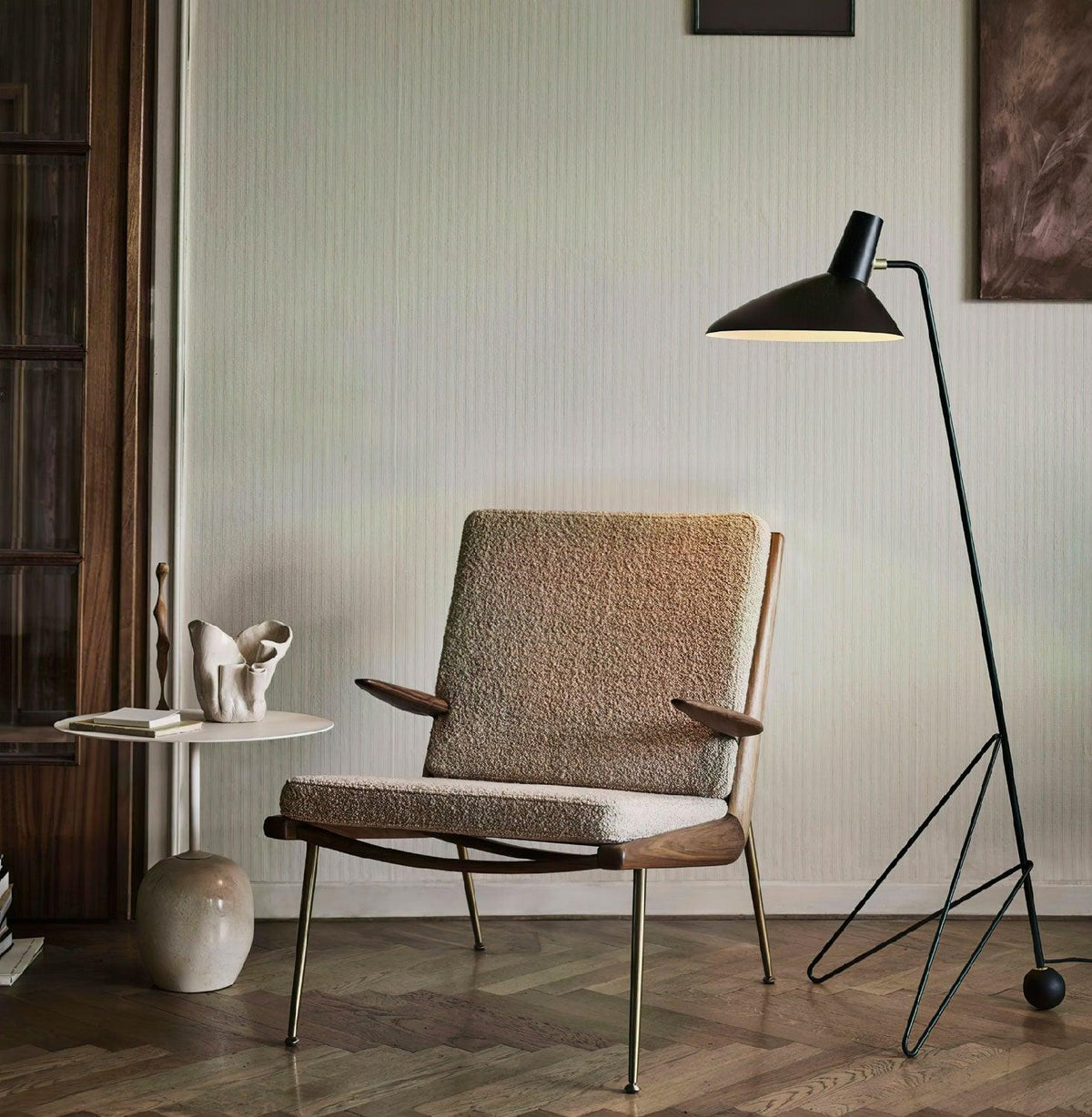 Caleleria-moderni teollinen lattiavalaisin