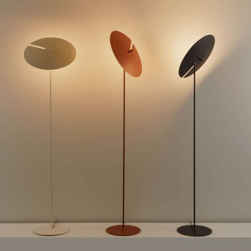 Spira moderne gulvlampe i aluminium