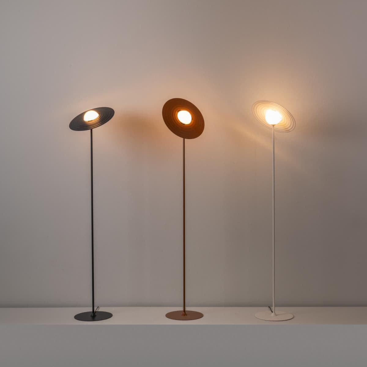 Spira moderne gulvlampe i aluminium