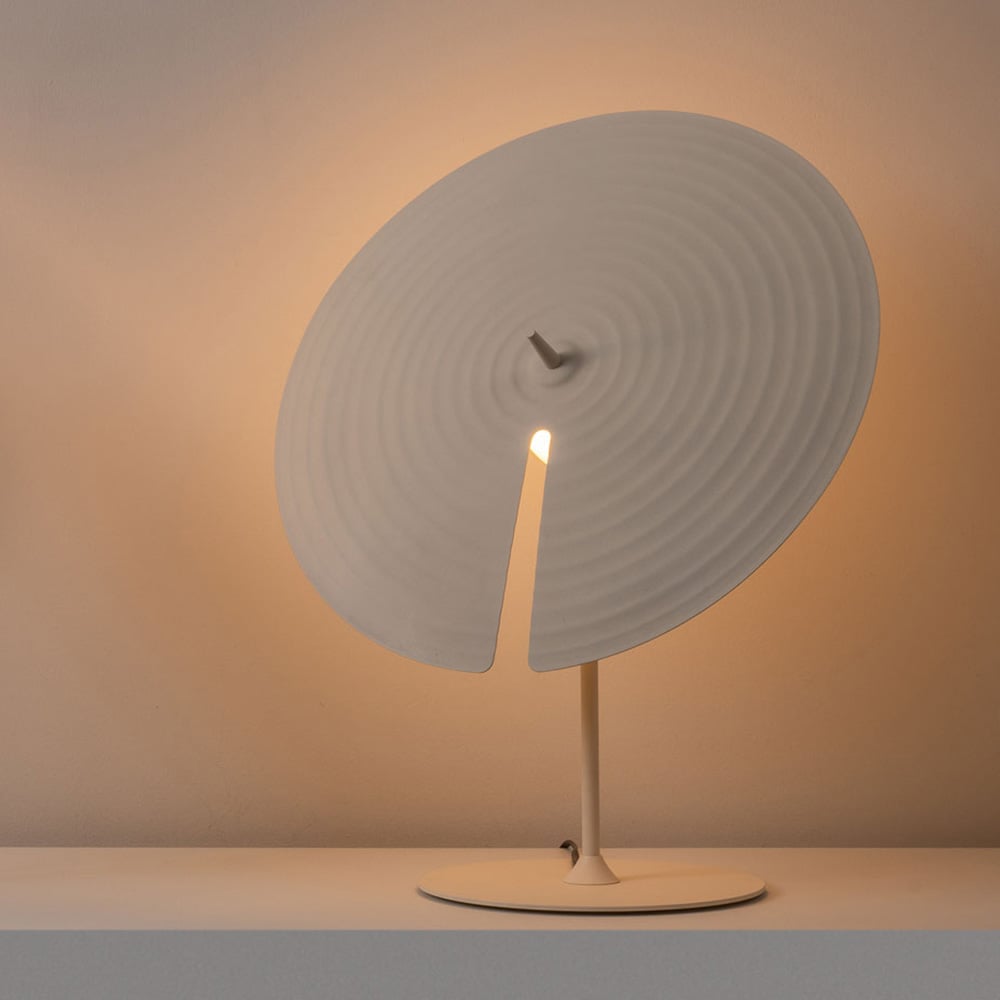 Vortex moderne bordlampe i aluminium